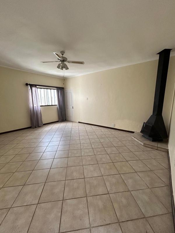 To Let 1 Bedroom Property for Rent in Land and Zeezicht Western Cape